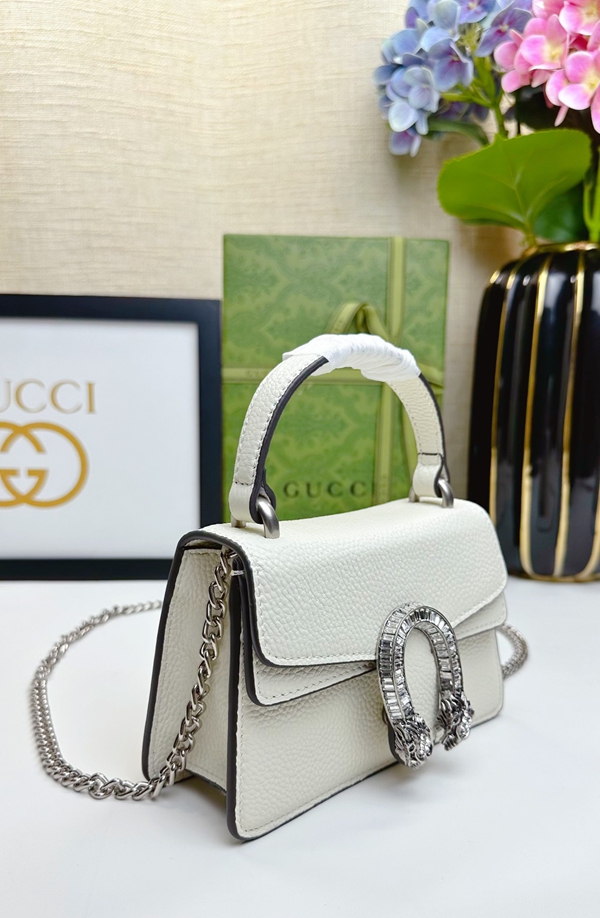 激安グッチバッグコピー背面デザイン